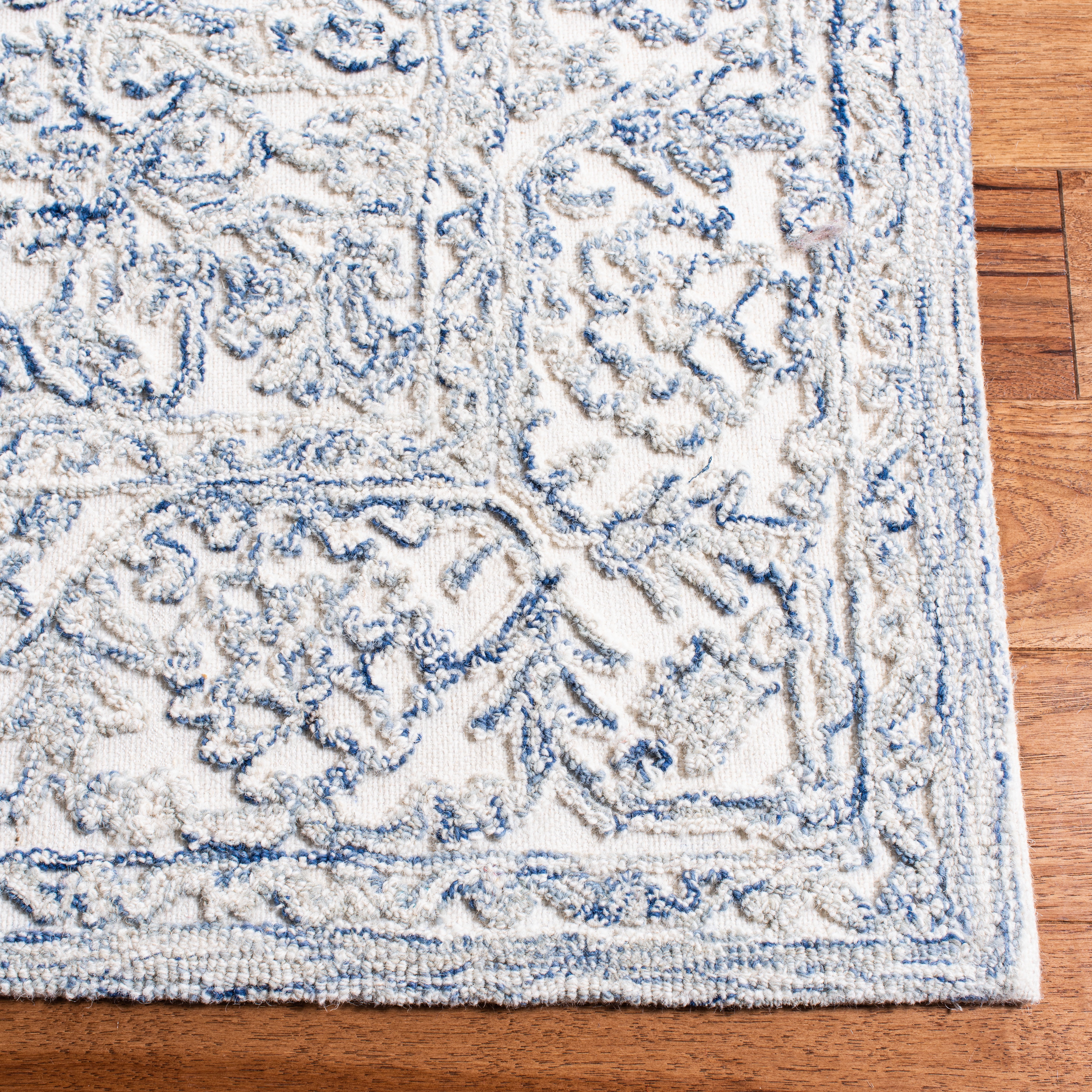 SAFAVIEH Trace Donna Floral Area Rug, Ivory/Blue, 6' x 6' Square