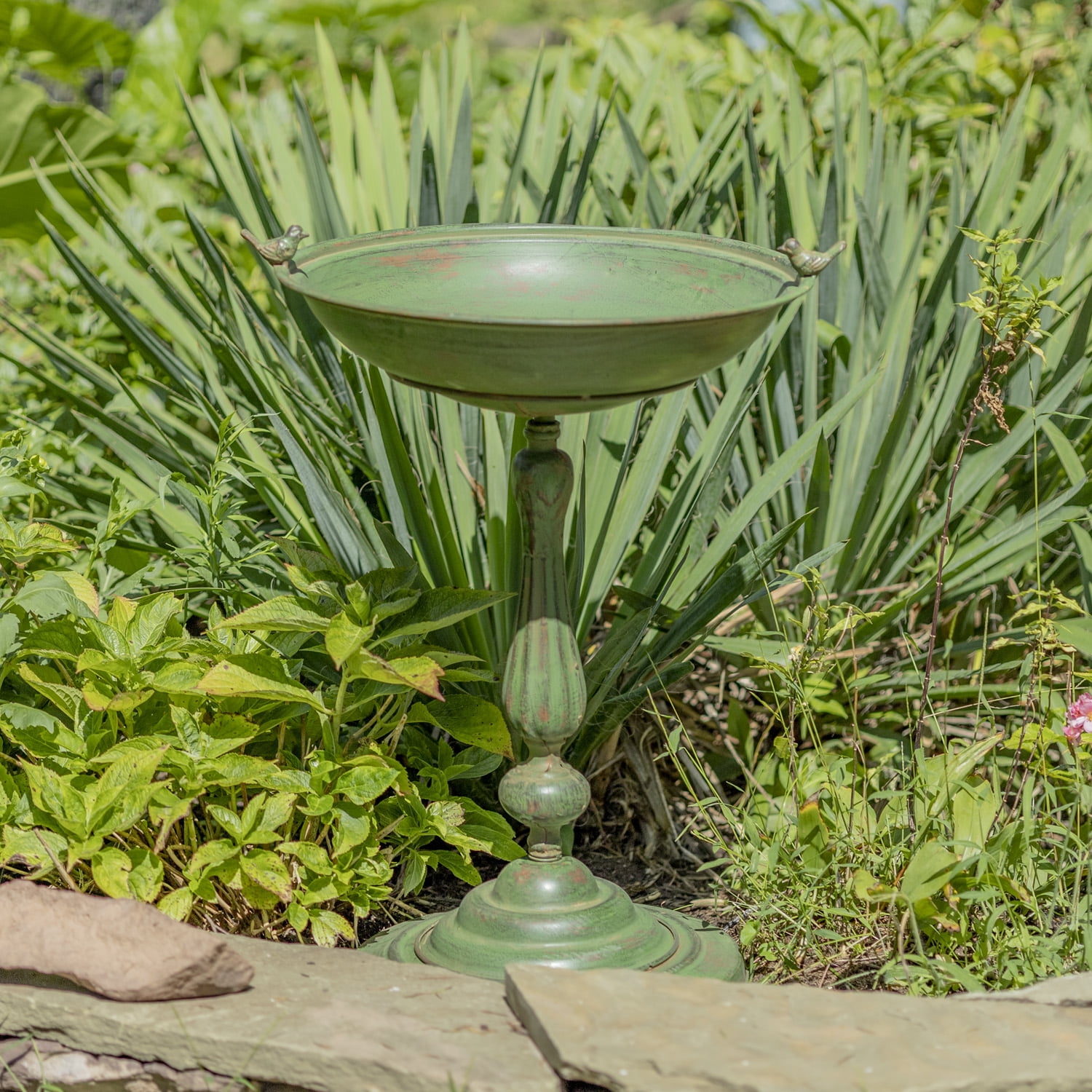 Zaer Ltd. Ornate Metal Pedestal Style Birdbath with Cast Iron Birds on Rim Full Base (Green)