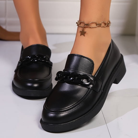 Xucatan Women's Patent Leather Loafers with Metal Chain Detail, Round Toe Low Block Heel Slip On Shoes with Wide Toe Box, Comfortable Non Slip Flats for Daily Walking and Casual Wear Gift