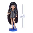 thumbnail image 3 of Rainbow High Kim : Poupée-mannequin bleu denim, 3 of 6