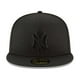 thumbnail image 2 of New Era - - Gorra Blackout Basic de los Yankees de Nueva York MLB 59Fifty Negra, 2 of 5