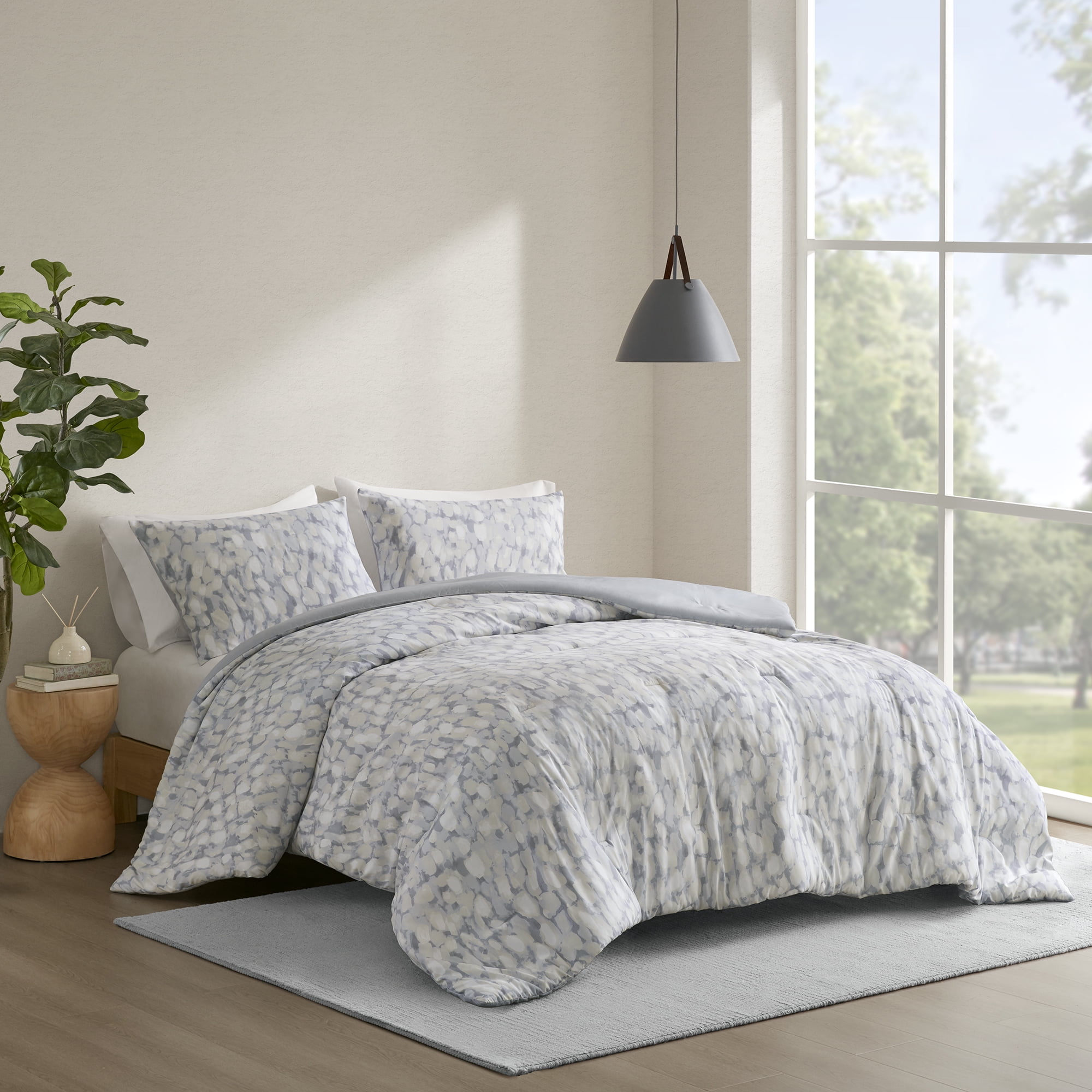 Beautyrest Reversible 3pc Comforter Set + Bonus Duffle Storage Bag