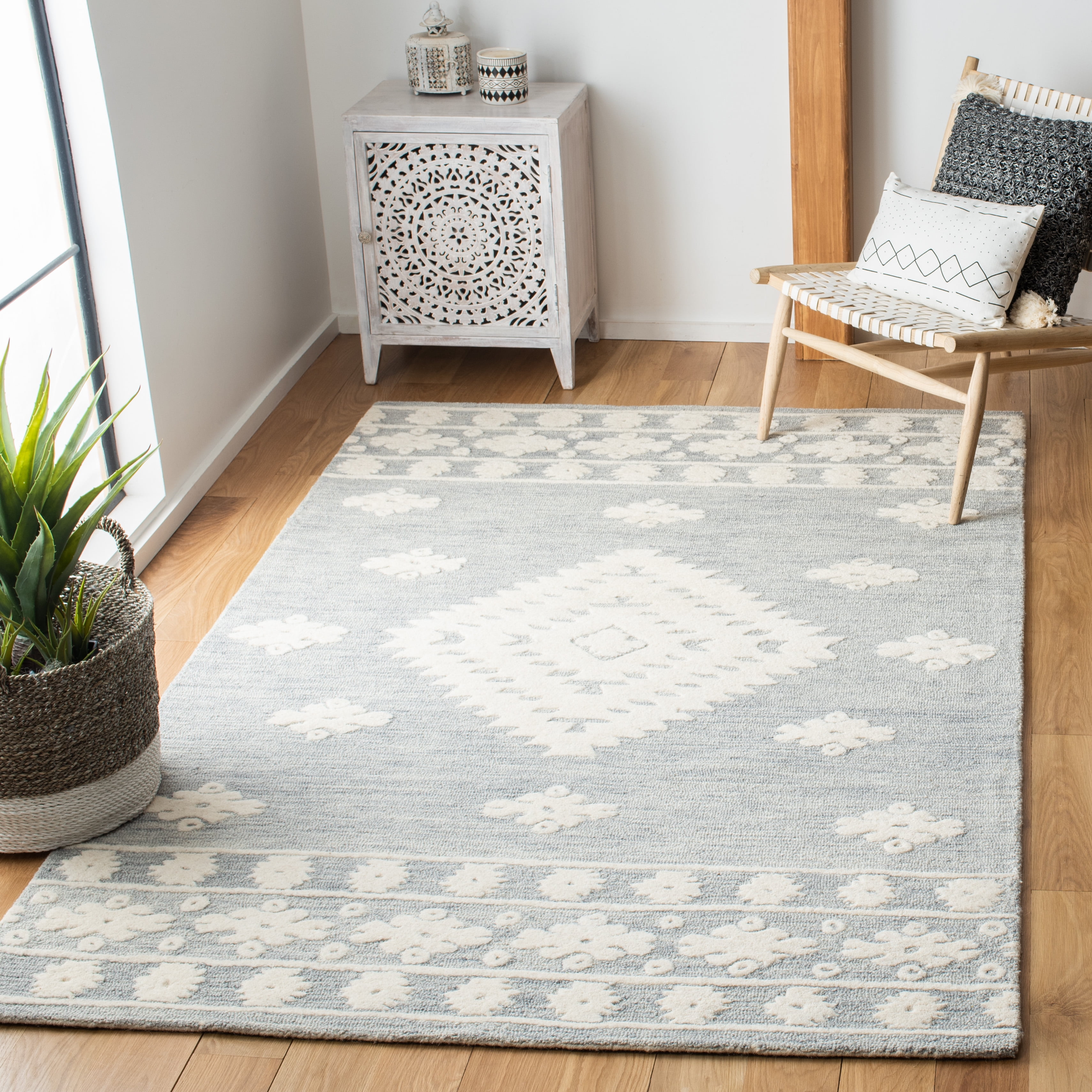 SAFAVIEH Aspen Kerry Geometric Area Rug, Light Grey/Ivory, 7' x 7' Square
