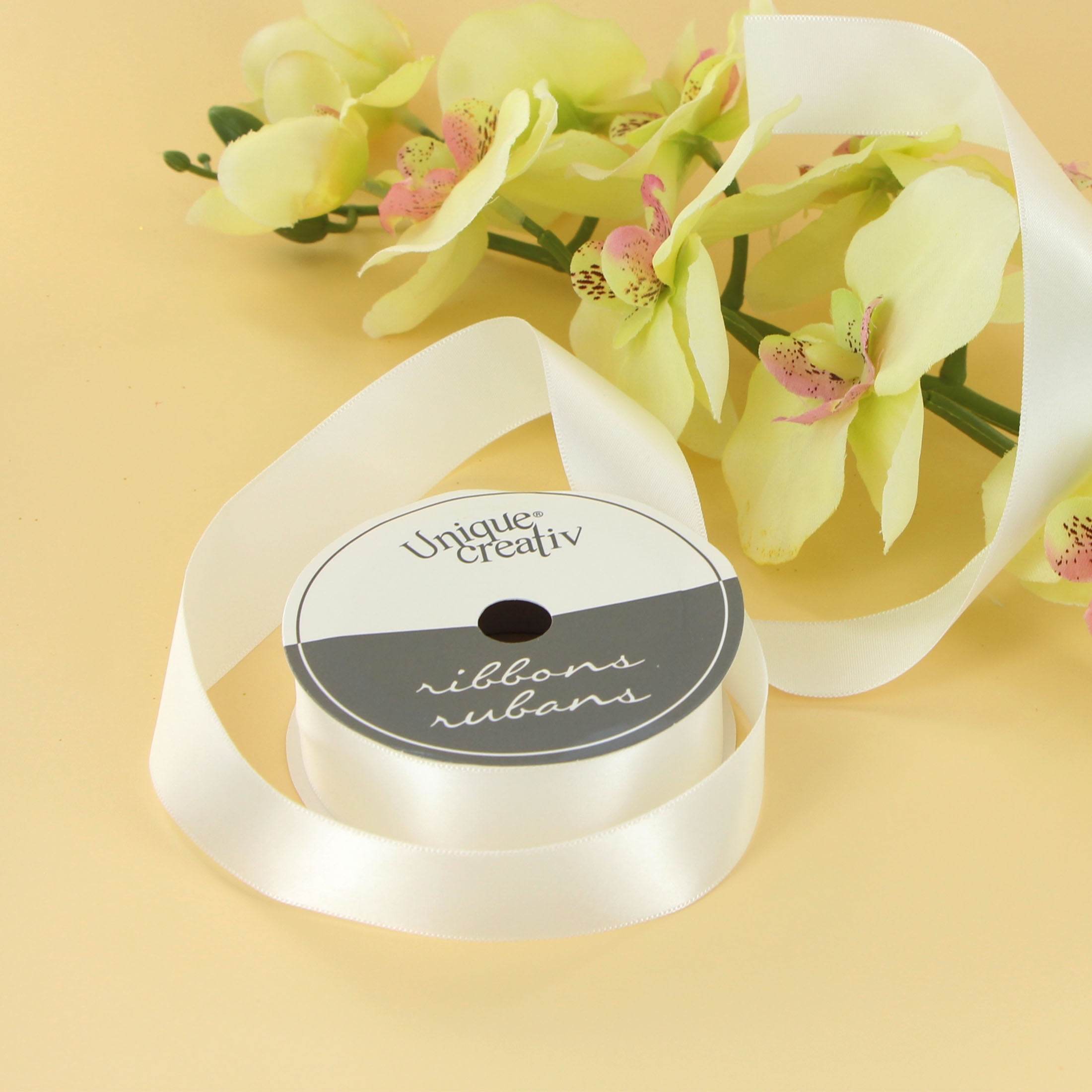 UNIQUE CREATIV, Ribbon, Single Face Satin, White, 100% polyester, 25mm x 5.5m ( ⅞" x 6 yds)