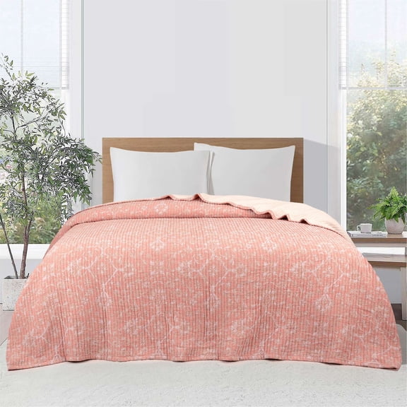 Mainstays 100% Cotton Matelassé Quilt, Full/Queen, Reversible, Terracotta Floral