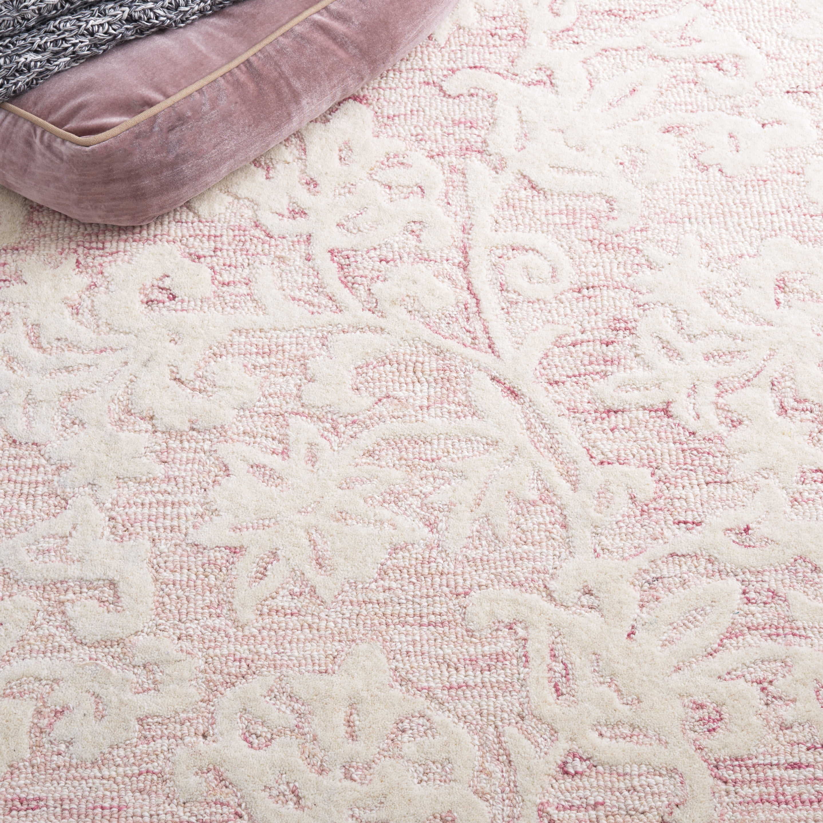 SAFAVIEH Martha Stewart Metro Floral Area Rug, Pink/Ivory, 6' x 6' Square