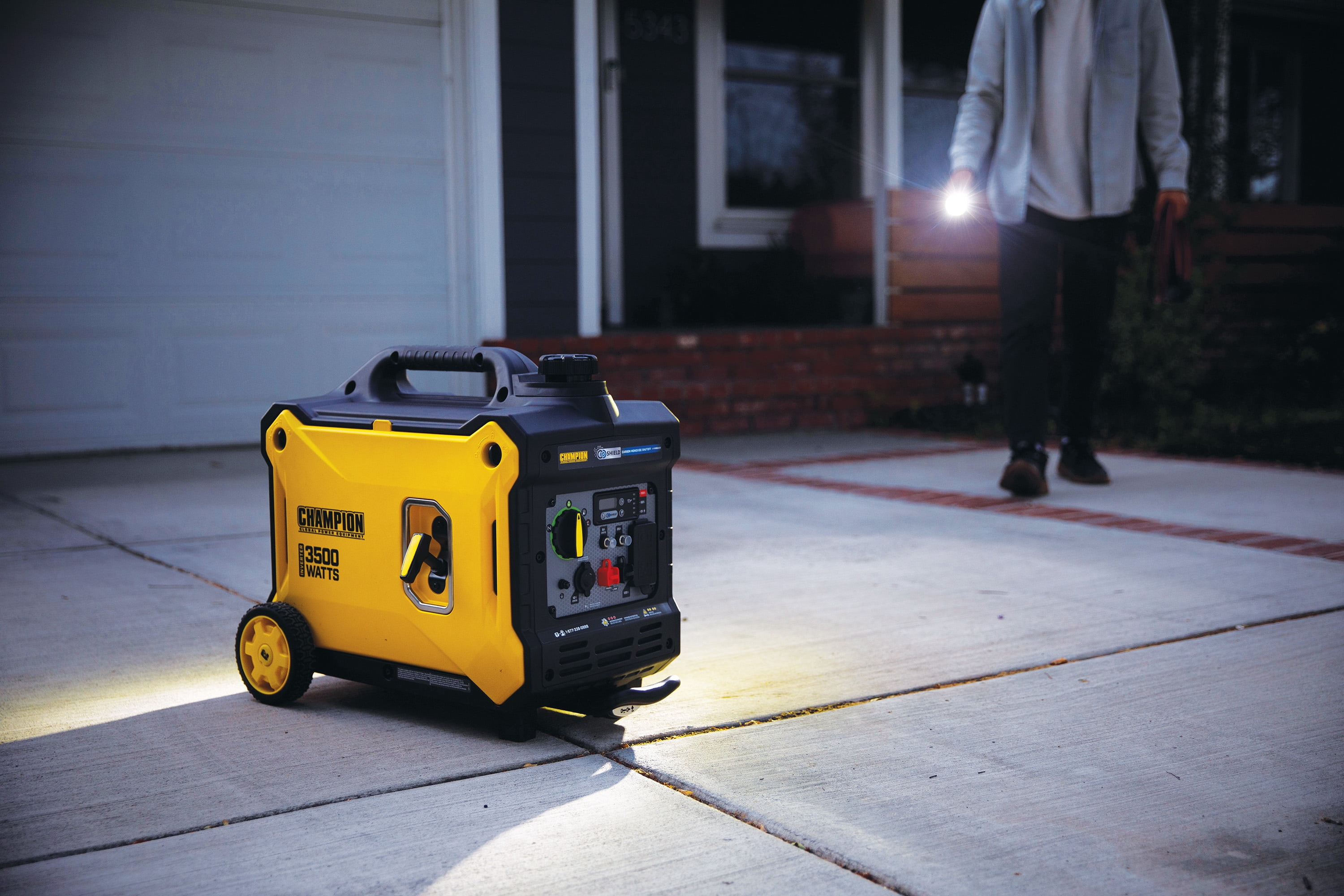 Champion Power Equipment 3500-Watt Inverter Generator with Quiet Technology and CO Shield