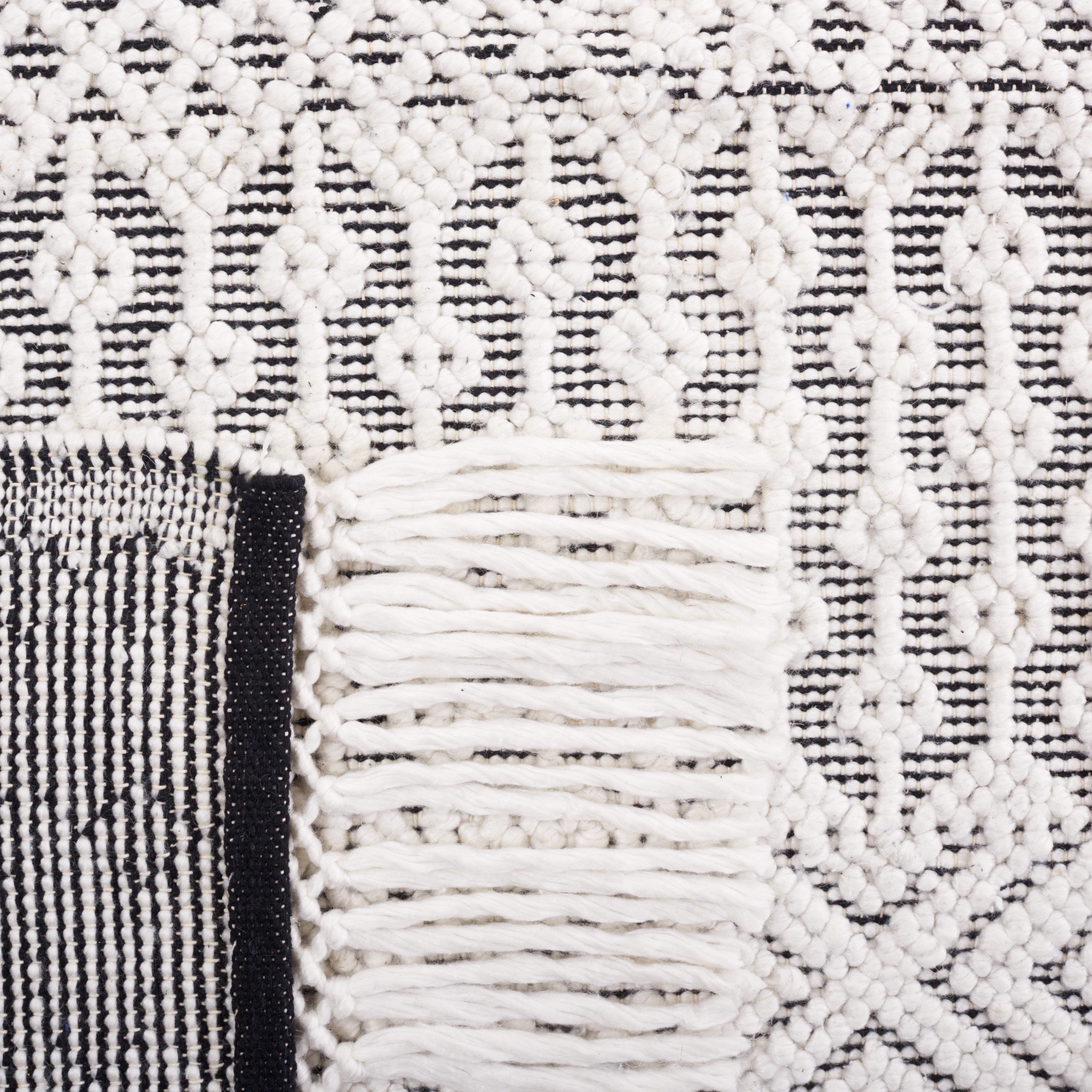 SAFAVIEH Casablanca Braelyn Diamond Area Rug, Black/Ivory, 8' x 10'