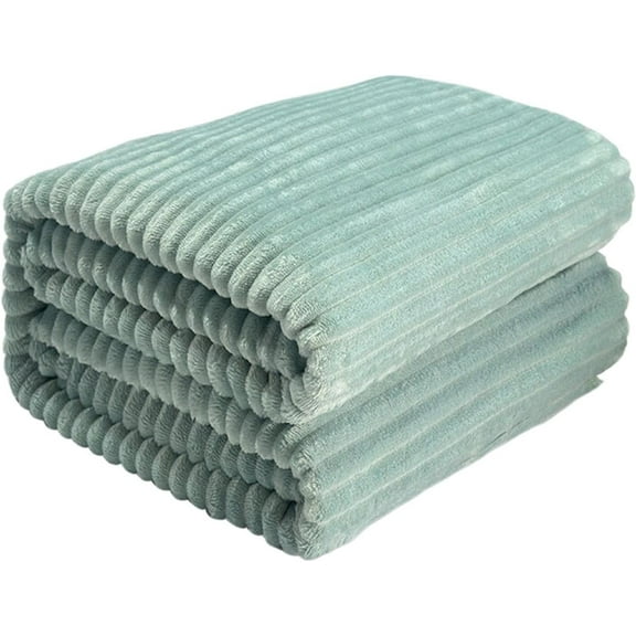 Cozy Double-Sided Women’s Throw Blanket – Plush Faux Fur & Soft Flannel, Non-Shedding & Lightweight | Winter Home Decor Must-Have & Thoughtful Birthday Gift,70x80 Inch（mint green 1 PCS）