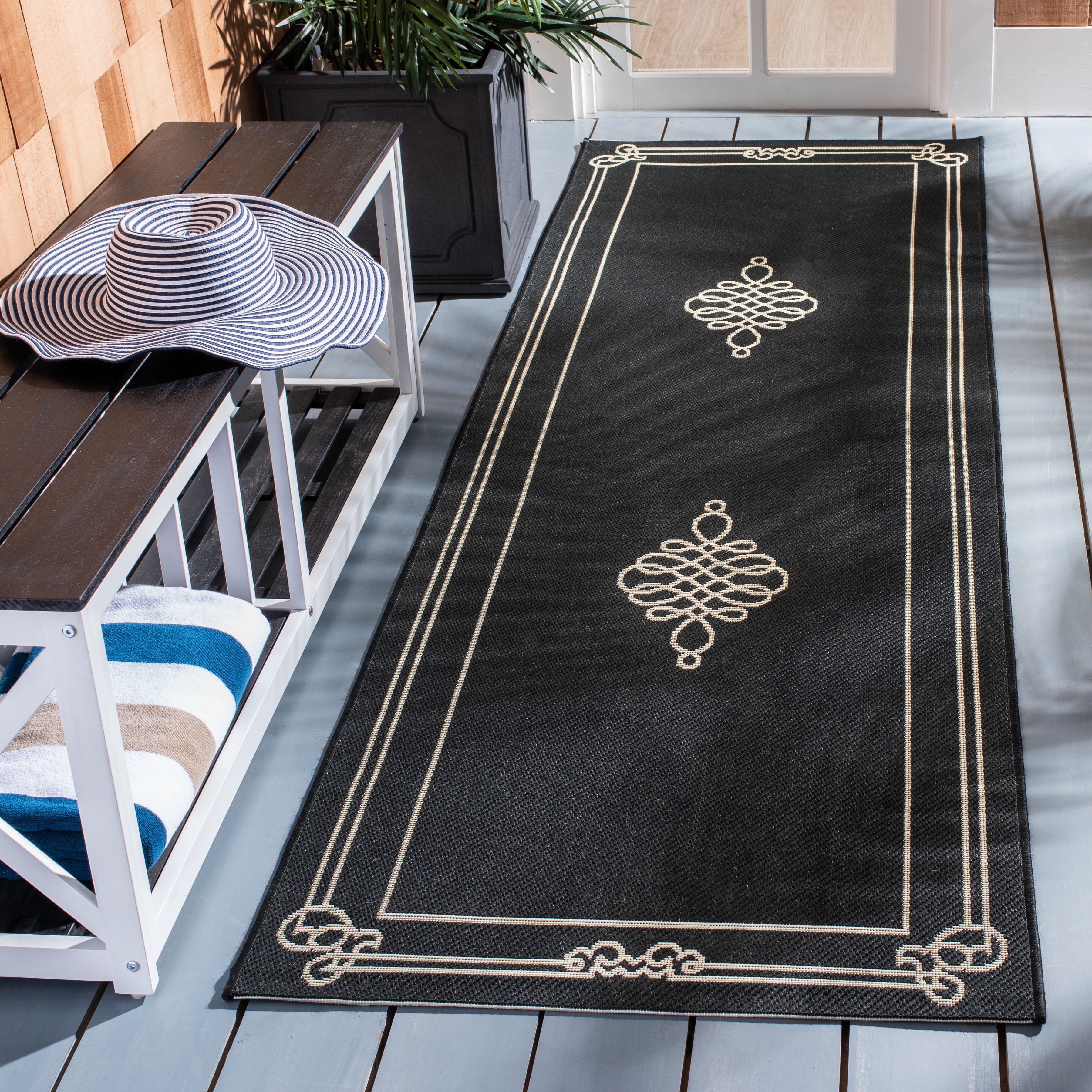 Safavieh Courtyard Andy Medallion Indoor/Outdoor Runner Rug, Black/Creme, 2'3" x 12'
