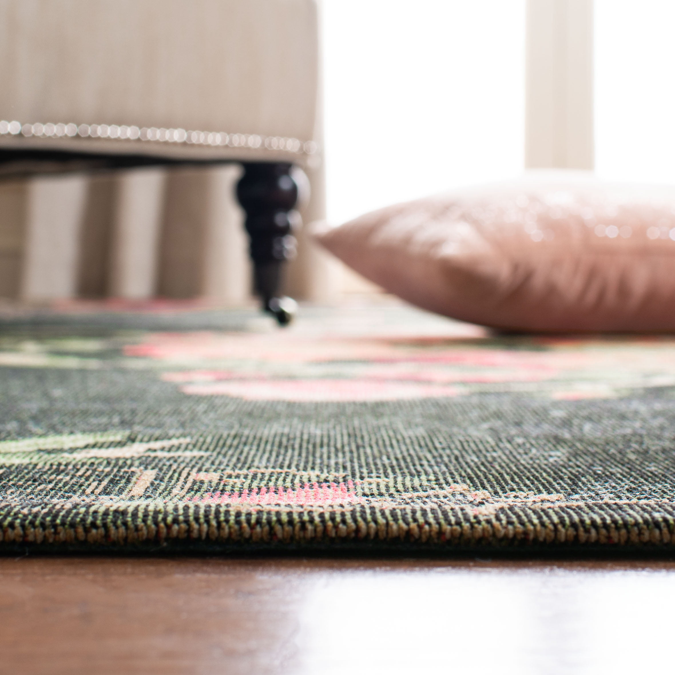 SAFAVIEH Classic Vintage Morven Floral Polyester Runner Rug, Green/Red, 2'3" x 14'
