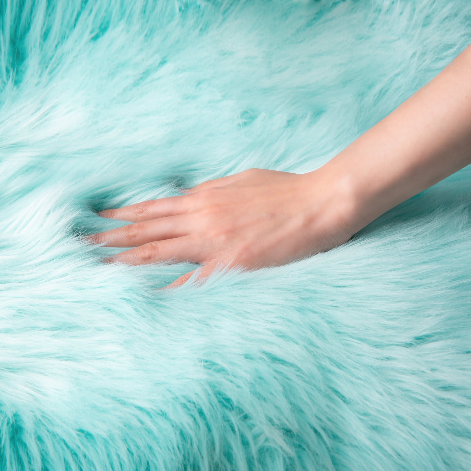 Soft Fluffy Faux Sheepskin Fur Area Rug, Home Decorative Indoor Floor Mat, Round Green, 3 x 3 Feet