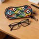 thumbnail image 5 of Funda para gafas con temática de fútbol, clip mosquetón, cierre de cremallera, material de neopreno suave, tamaño compacto, ideal para gafas de sol, gafas graduadas, llaves y accesorios pequeños., 5 of 6