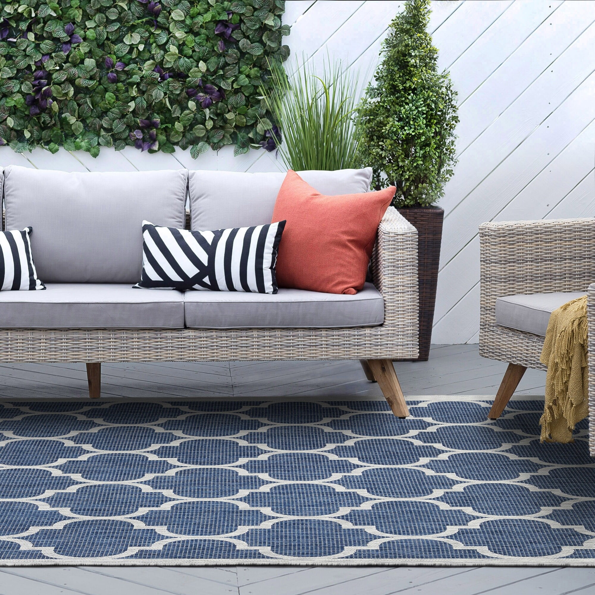 Alise Rugs Colonnade Global Trellis Indoor/Outdoor Area Rug Navy 7'10