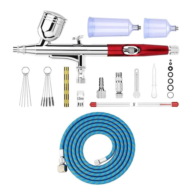 kit de aerógrafo de doble acción con juego de agujas de 0,3/0,5 mm, de 20 cc/40 cc, manguera de aire y kit de limpieza — vista frontal centrada del aerógrafo metálico (cromo y rojo) con copa superior y dos depósitos plásticos translúcidos (20 cc y 40 cc); incluye agujas/boquillas 0,3 y 0,5 mm, llave de desmontaje, varilla y cepillos de limpieza, juntas tóricas y manguera de aire trenzada azul enrollada sobre fondo blanco. Apto para pintura, modelismo y manualidades; a menudo se usa también para limpiar y mantener herramientas de detalle.