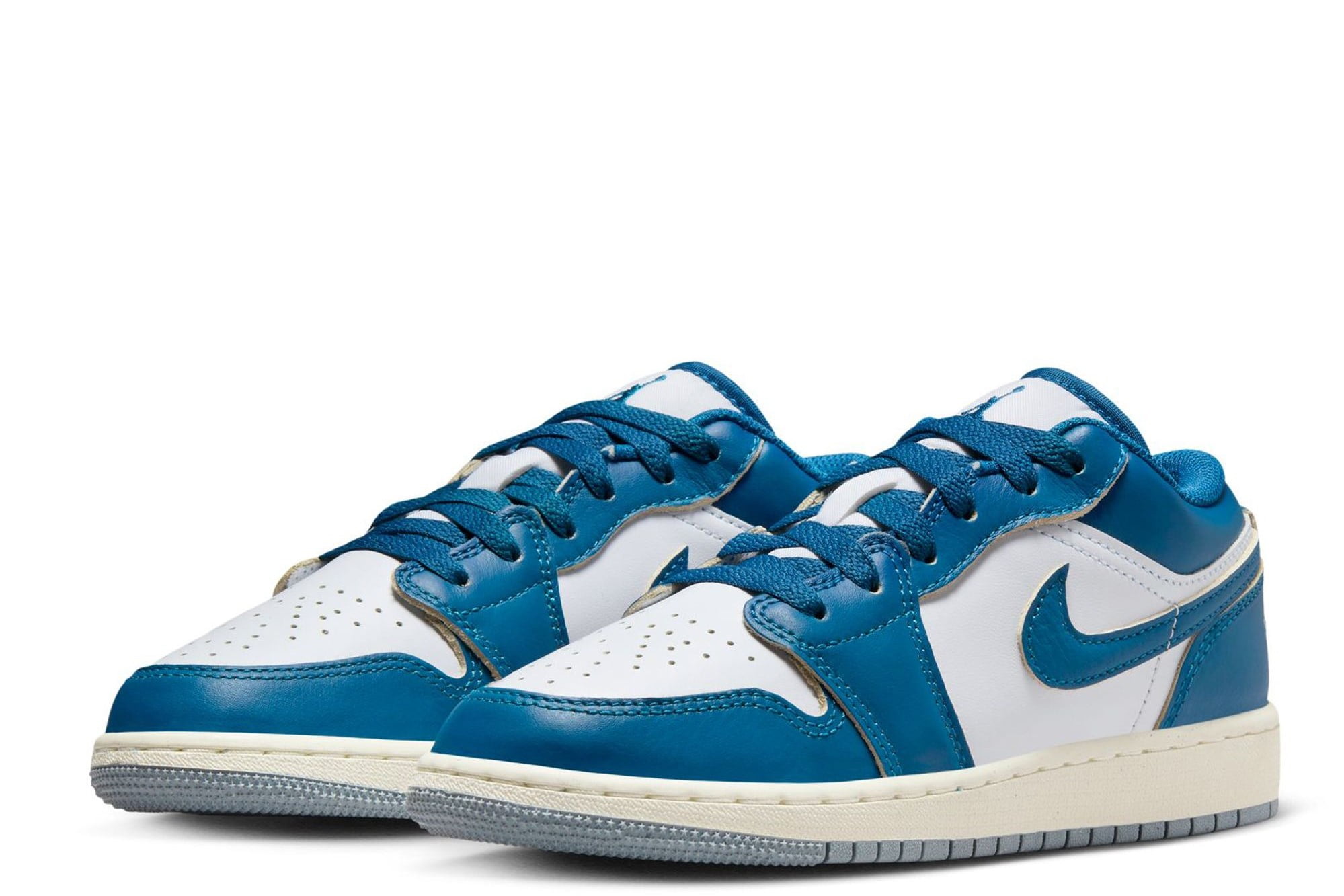 jordan 1 low blue foot locker