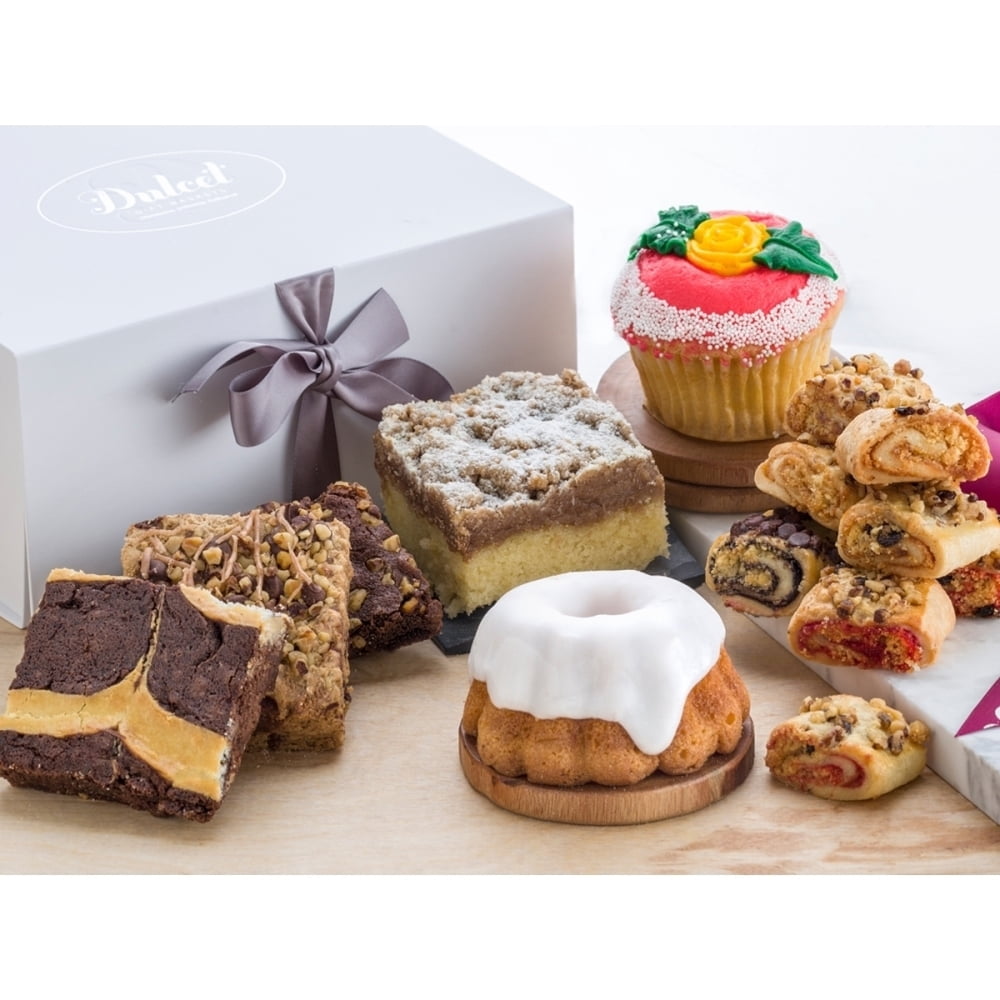 Delectable Pastry Gourmet Gift Basket with Fresh Fudge