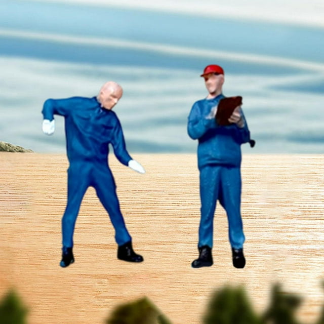 BELOVING 1/64 Repairman Figure Ornament Miniature People Model Micro Landscapes Decor 2PC