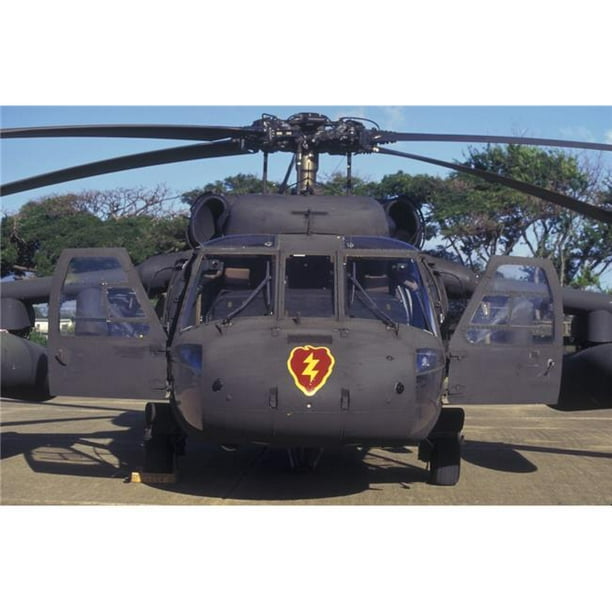 Vue de Face d'Un Hélicoptère Hh-60 de l'Armée sur l'Affichage pendant la Démonstration Militaire d'Exercice de Rimpac sur l'Île de Ford à la Station Navale de Port de Perle sur l'Impression d'Affiche d'Oahu Hiawaii, 17 x 11