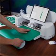 thumbnail image 4 of Cricut Maker® 3 Machine de découpe intelligente - Ensemble de cartes et de vinyle, 4 of 9