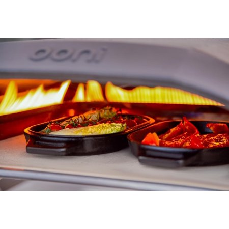 Ooni Cast Iron Sizzler Pan - Griddle Frying Pan, 12" x 6" Sizzler Plate with Removable Handle and Stainless Steel Trivet, Pre-Seasoned Non-Stick Oven Safe Cookware, Pizza Oven and BBQ Accessories