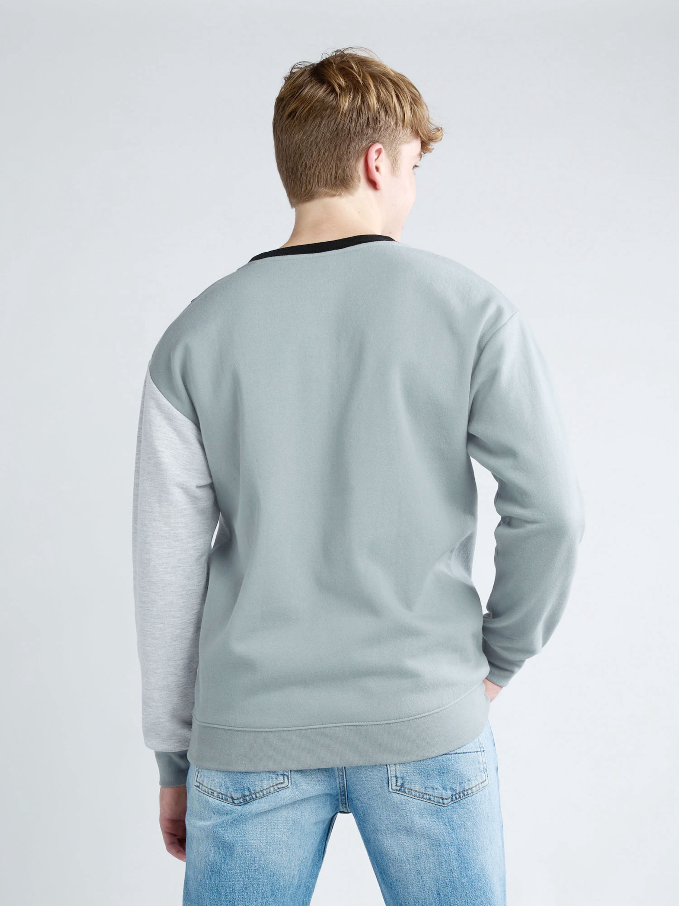 Chucky Men's & Big Men's Graphic Sweatshirt, Sizes XS-3XL