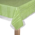 thumbnail image 1 of Protector de mantel BNYD de plástico transparente (152 x 305 cm), 1 of 5