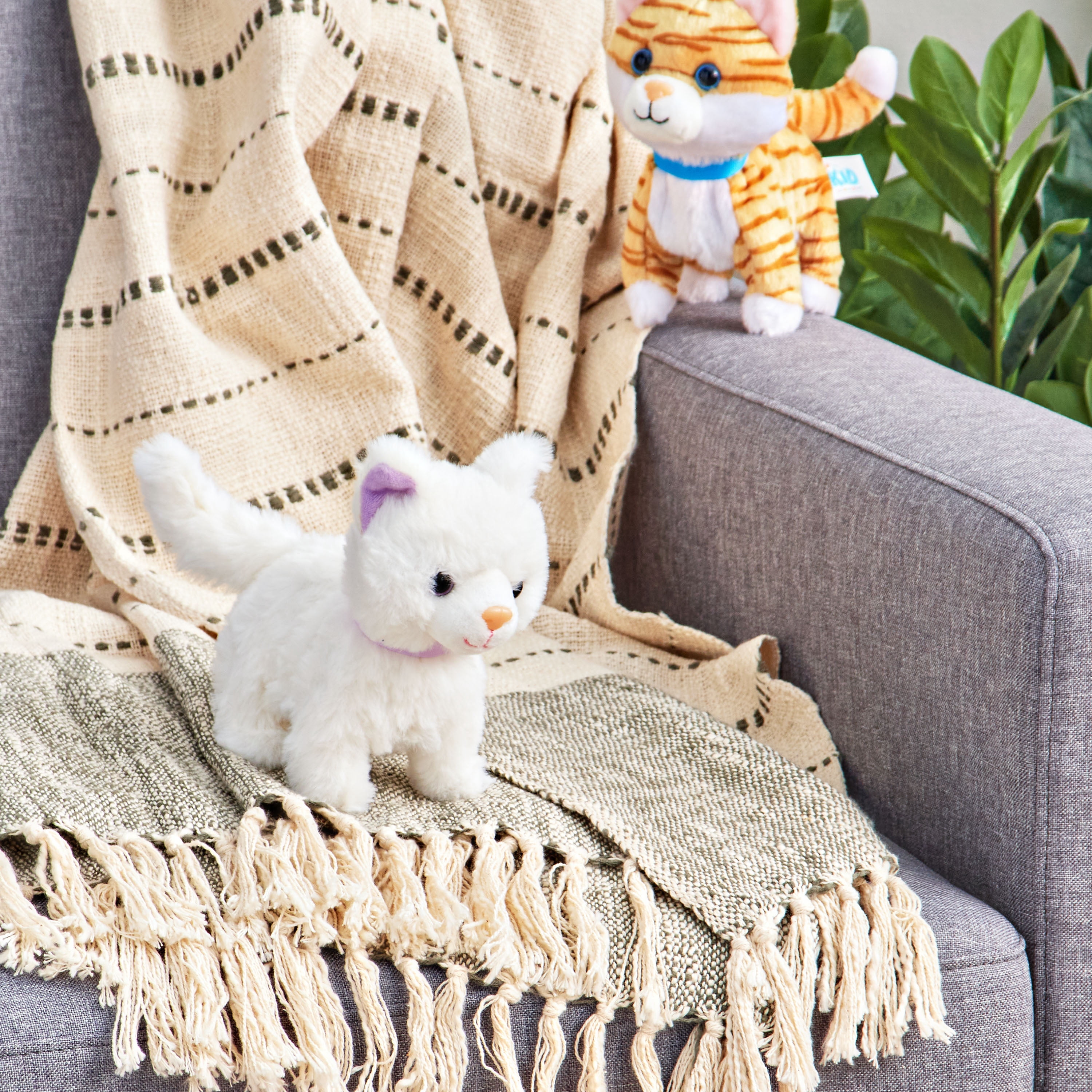 Kid Connection Mini Walking Pet, White Cat