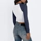 thumbnail image 5 of Top de manga larga slim fit con bloques de color para mujer: ligeramente corto, camisas informales elásticas de mezcla de poliéster, 5 of 6