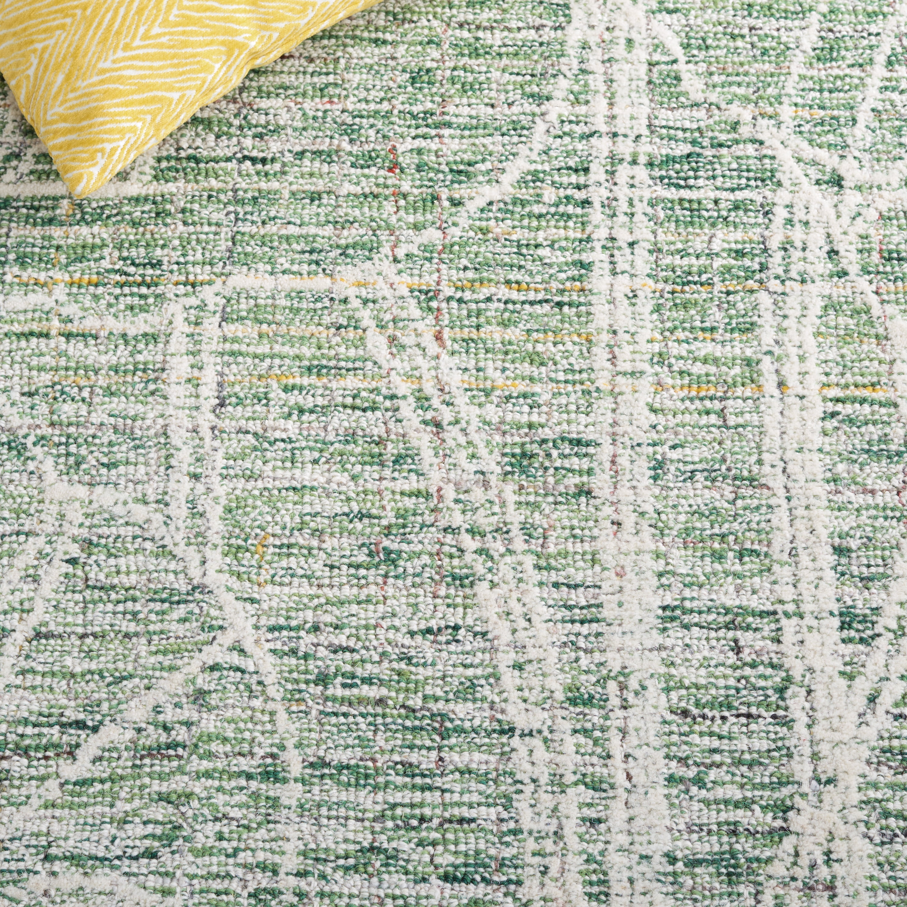 Safavieh Metro Devona Floral Area Rug, Green/Ivory, 4' x 6'