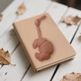 thumbnail image 4 of Llavero de croissant de cuero con colgante de mochila portátil familiar, 4 of 4