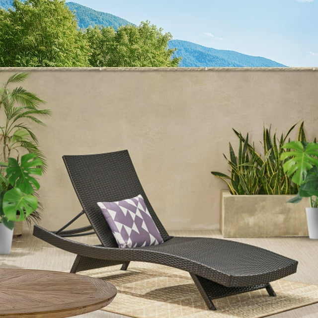Chaise Longue de Patio, Chaise Longue Pliante Extérieure en Fer, Chaise Longue en Rotin PE Tout Temps Inclinable Réglable pour l'Extérieur, Chaise Longue Portable pour Plage Pelouse Piscine-Marron