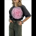 thumbnail image 2 of Camiseta de Flores 3D para Mujer, Corta, Cuello Redondo, Verano Gris L, 2 of 7