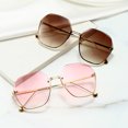 thumbnail image 2 of Gafas de sol de metal para mujer Vintage: Gafas de sol de conducción clásicas Gafas de sol de media montura, 2 of 4