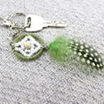 thumbnail image 4 of Colgante de coche de estilo étnico, llavero de aleación hecho a mano con atrapasueños de plumas verdes, 4 of 5