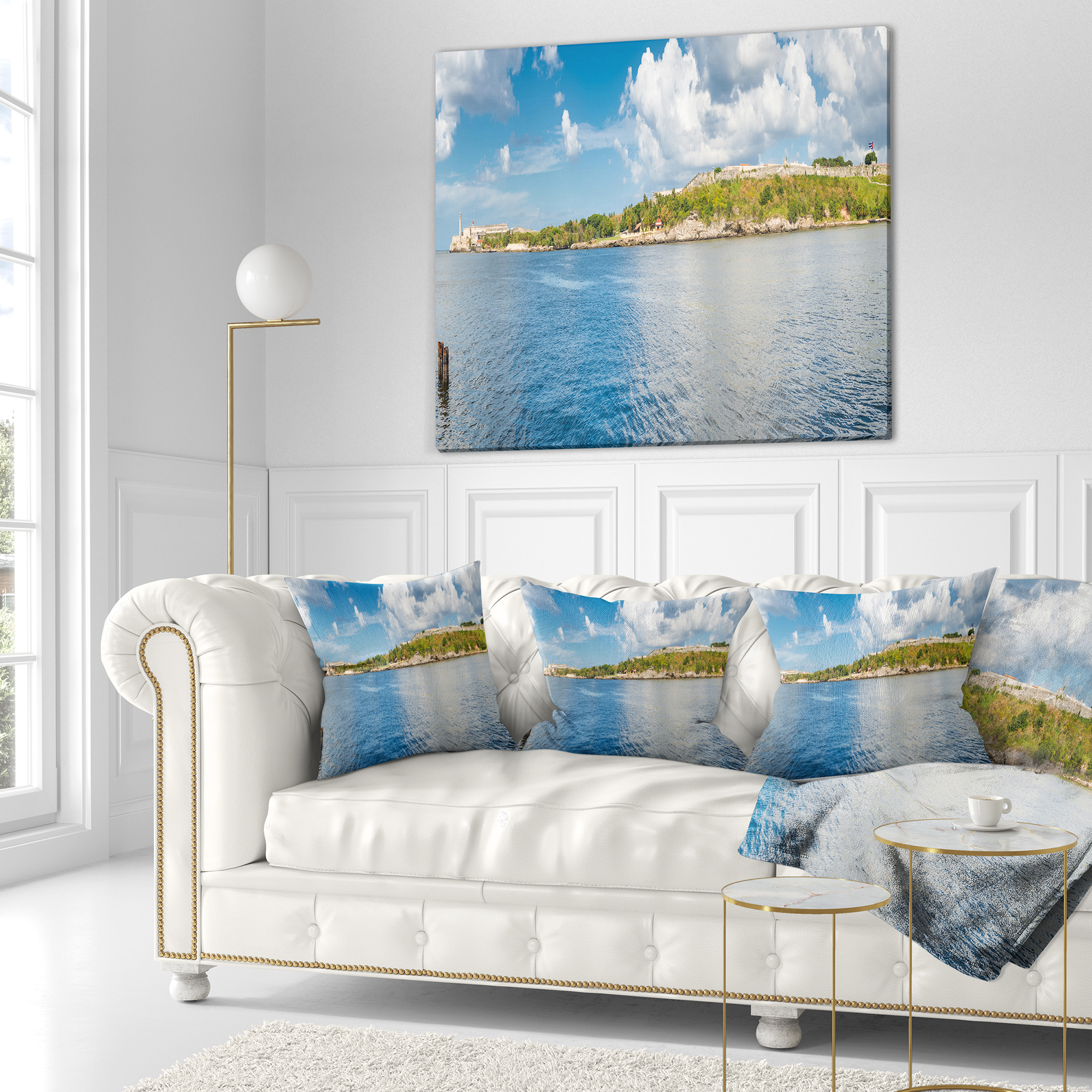 Designart The Bay of Havana Panorama - Seascape Throw Pillow - 18x18