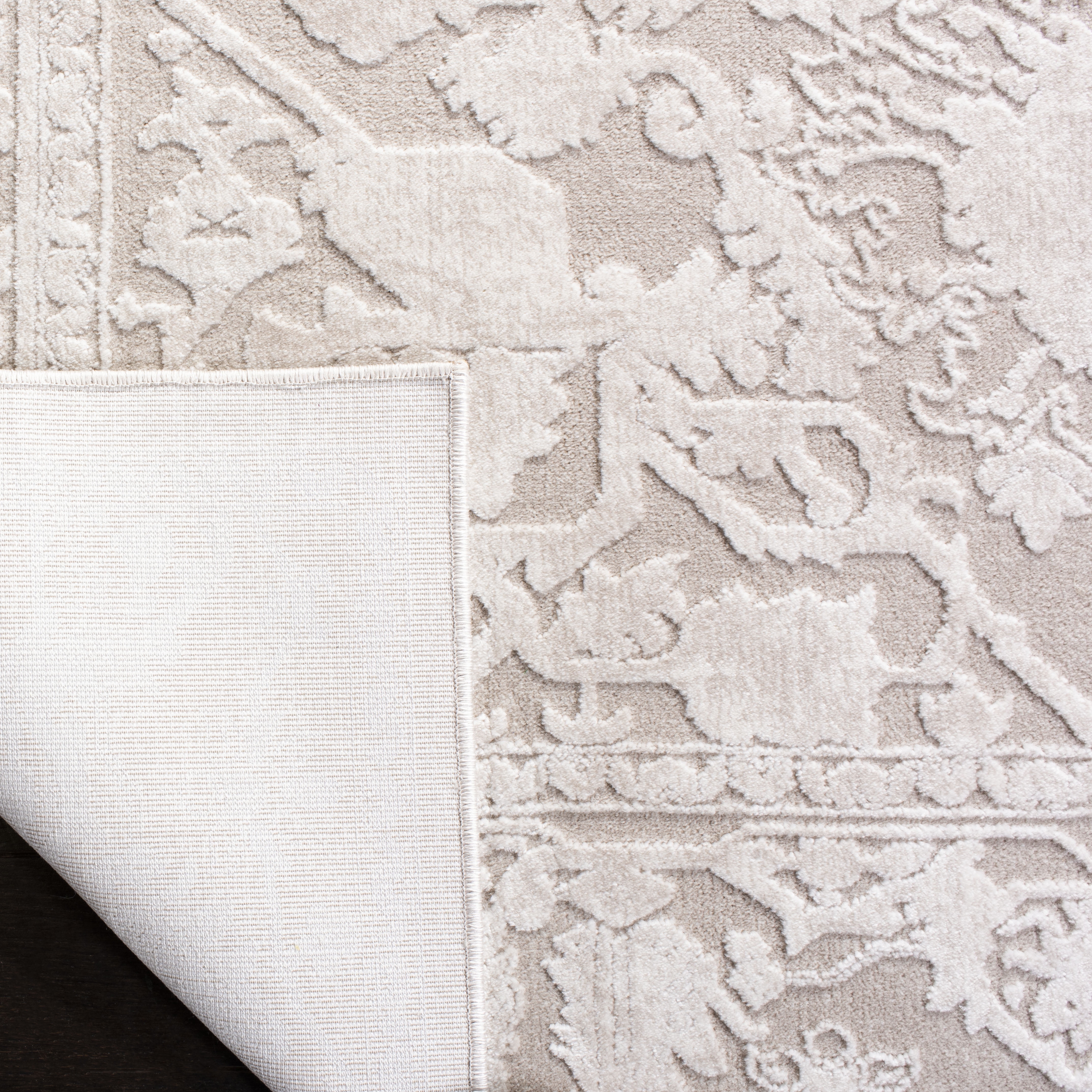 SAFAVIEH Reflection Christy Oriental Area Rug, Creme/Ivory, 3' x 3' Round