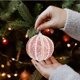 thumbnail image 1 of mfyjkho Adorno colgante de espuma para árbol de Navidad de 8 cm con perlas para decoración navideña, 1 pieza, 1 of 7
