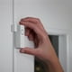 thumbnail image 4 of Sensor de contacto inteligente Philips Hue Secure, blanco, 1 paquete, hecho para puertas y ventanas interiores, requiere Hue Bridge, funciona con la aplicación Hue, 4 of 9