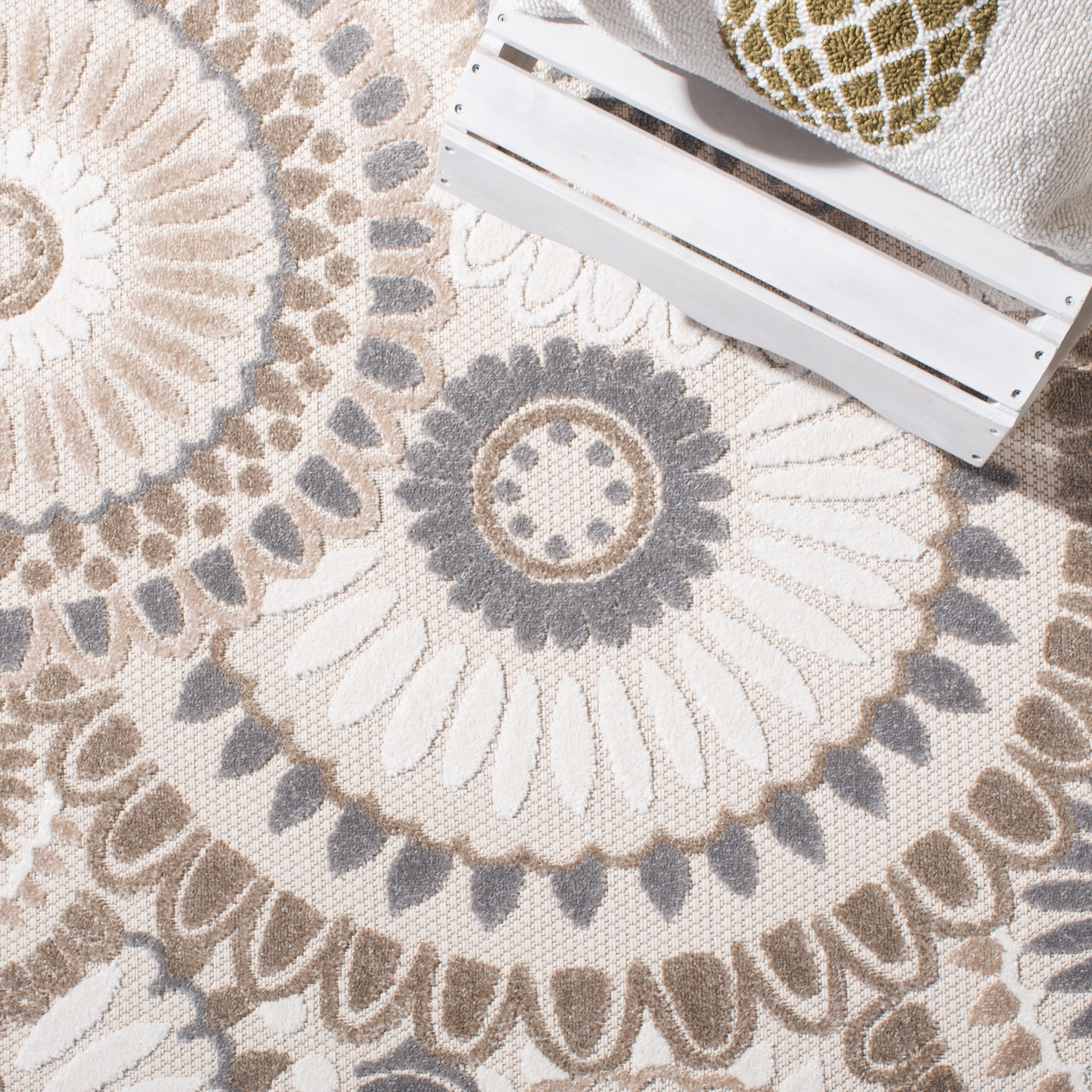 SAFAVIEH Cabana Brynn Floral Indoor/Outdoor Area Rug, Grey/Ivory, 8' x 10'