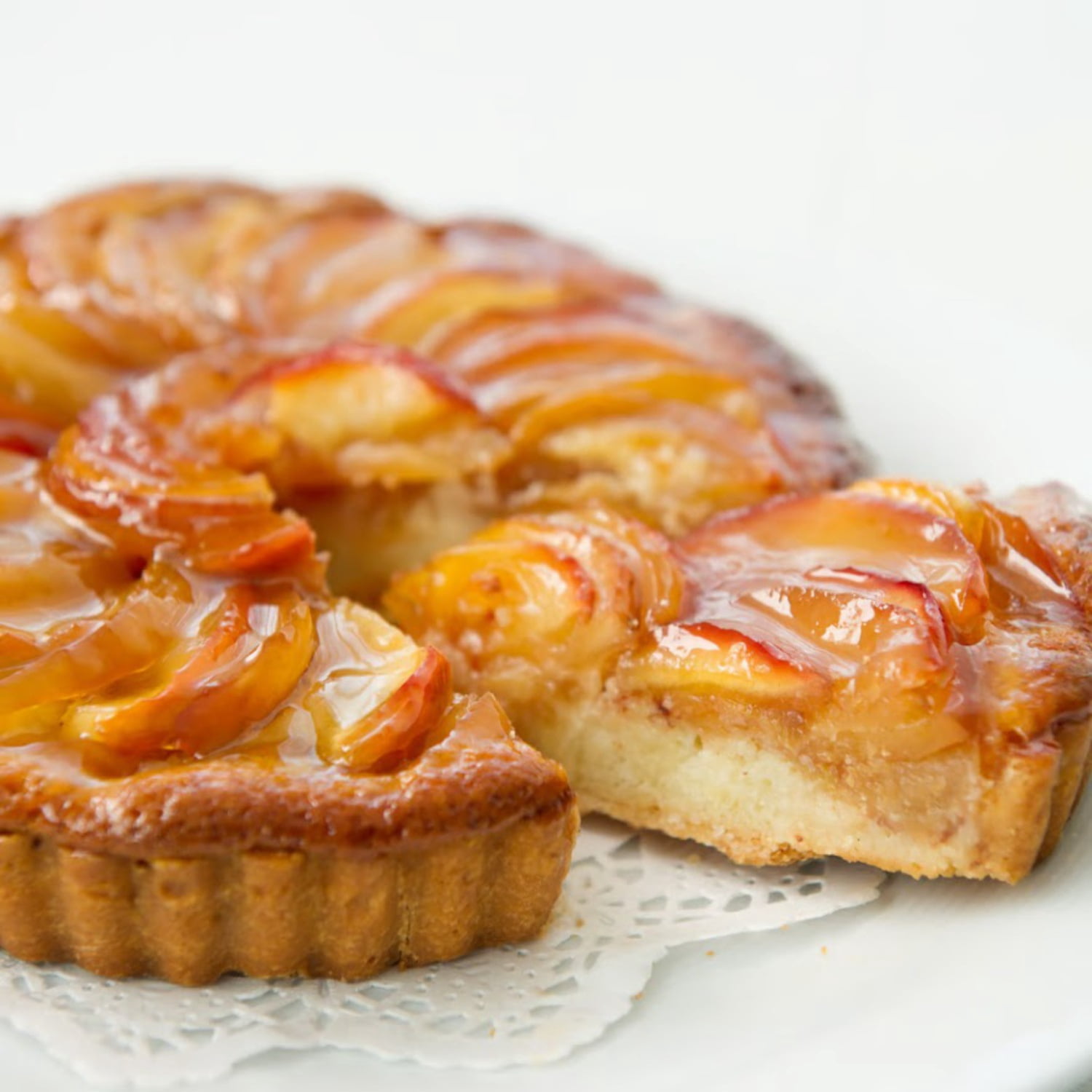 Blissful Apple Tart Baked in the Orchard by Fujita Kanko Apple Orchard Ibaraki Japan (Whole Size 10cm) - Kurumira Shop