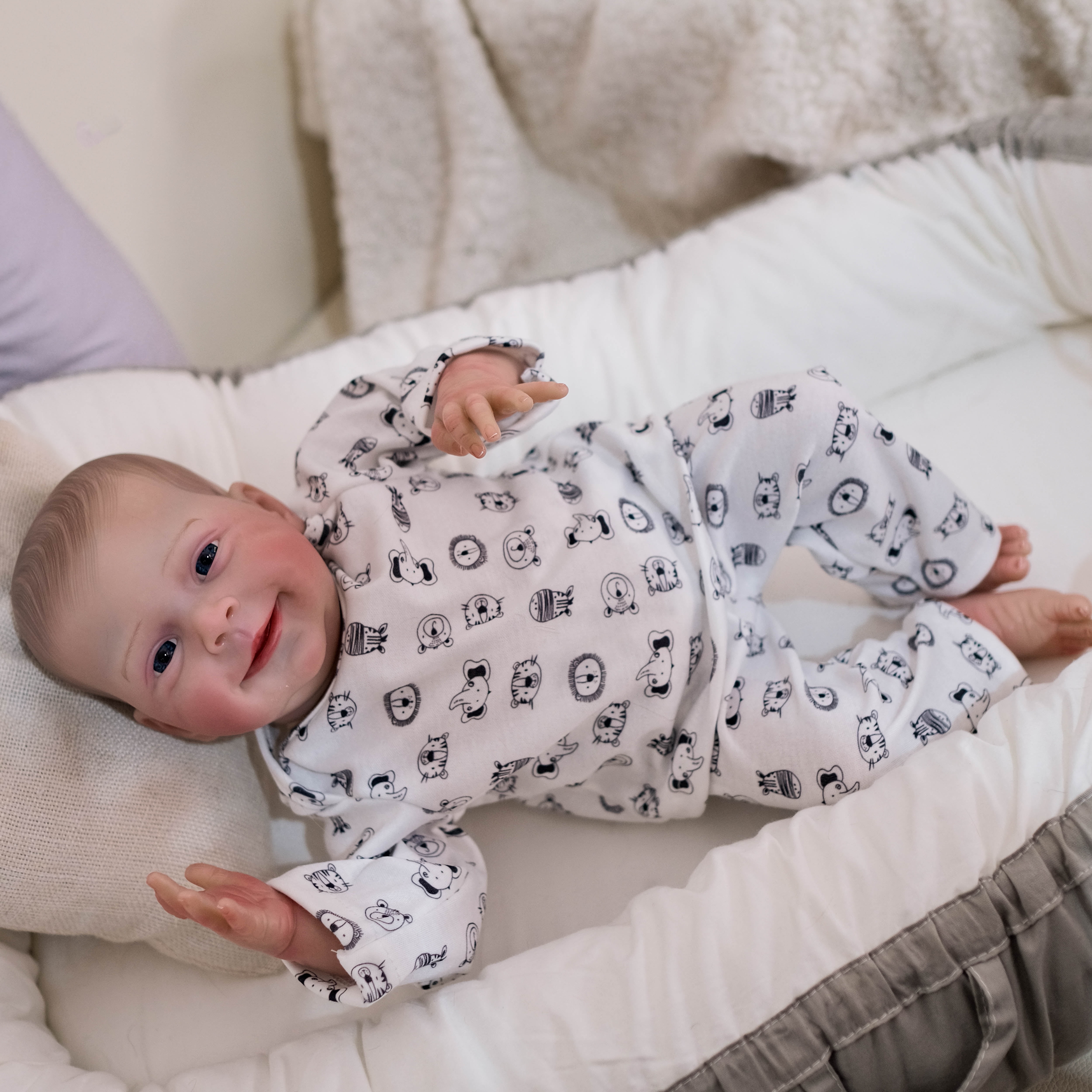 iCradle Adorable Smiling Lifelike Reborn Baby Dolls 18 Inch 46 cm Cuddly Newborn Babies Handmade Cloth Body Painted Hair Birthday Gift for Kids 3+