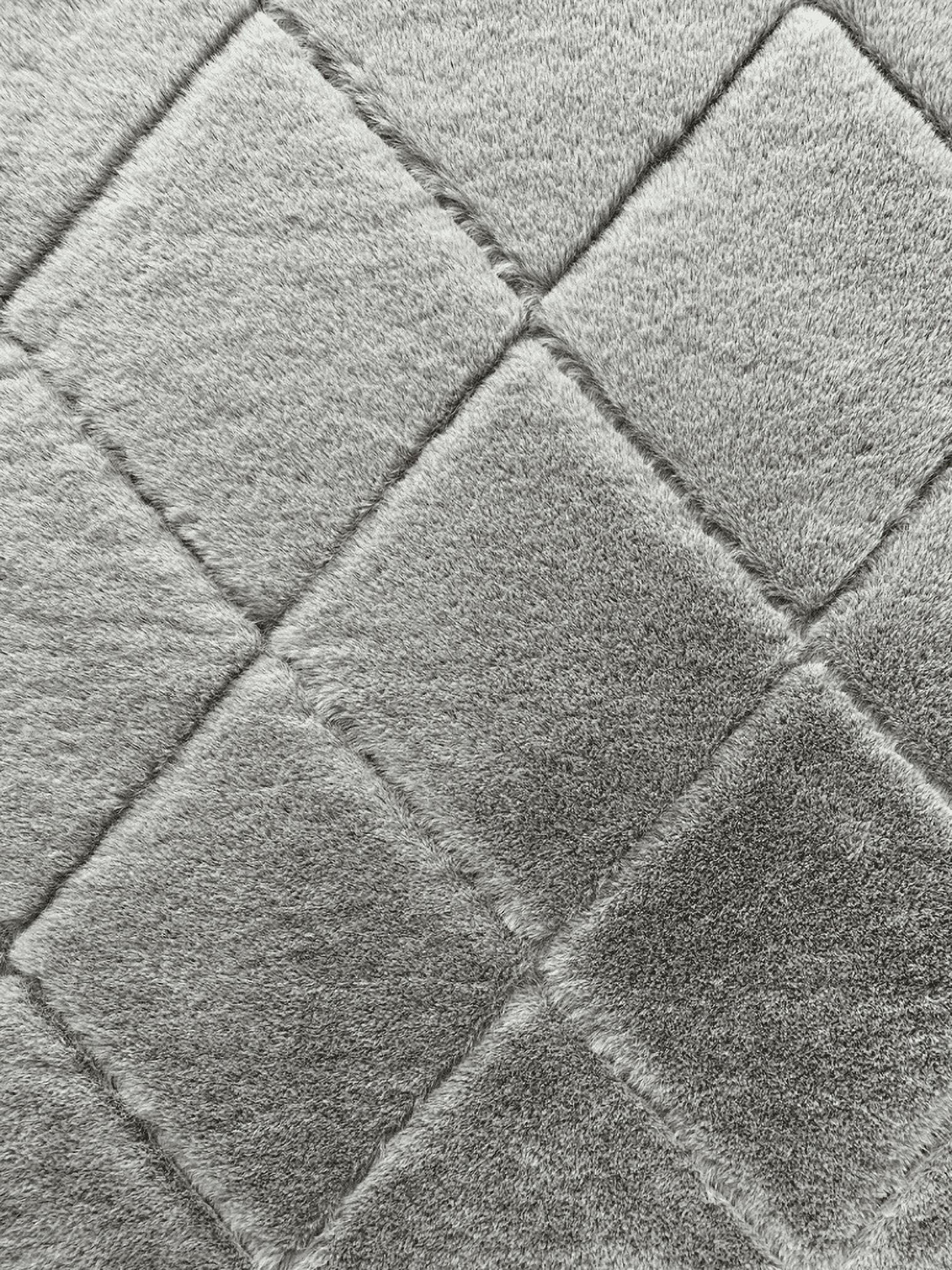 Better Homes & Gardens, 5' x 7' Grey Diamond Rabbit Faux Fur Area Rug