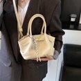 thumbnail image 3 of Bolso de mano retro plisado de nicho para mujer, nuevo bolso de hombro tipo mensajero de alta gama para desplazamientos diarios, 2025, 3 of 5
