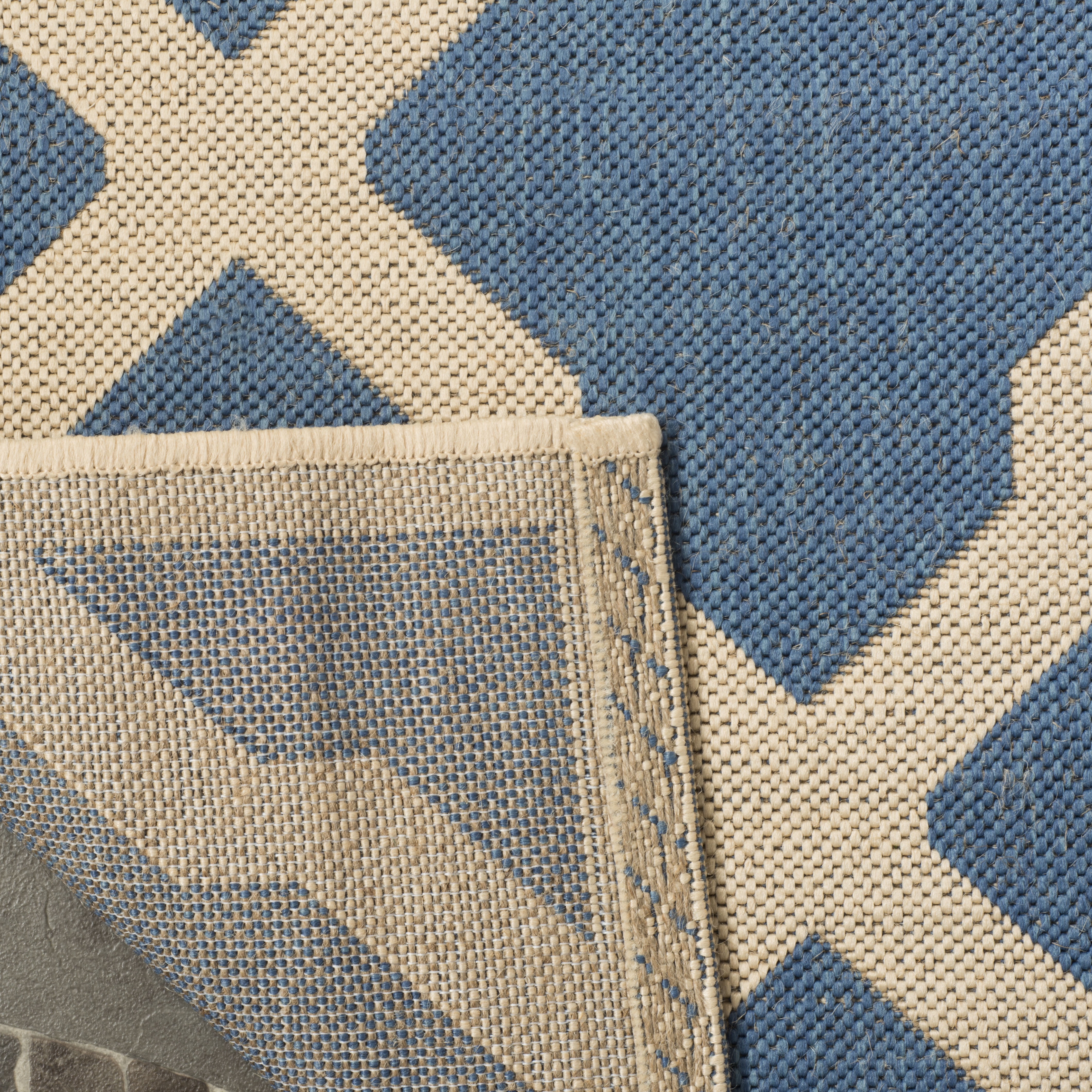 Safavieh Linden Gamal Geometric Indoor/Outdoor Area Rug, Blue/Creme, 6'7" x 6'7" Round