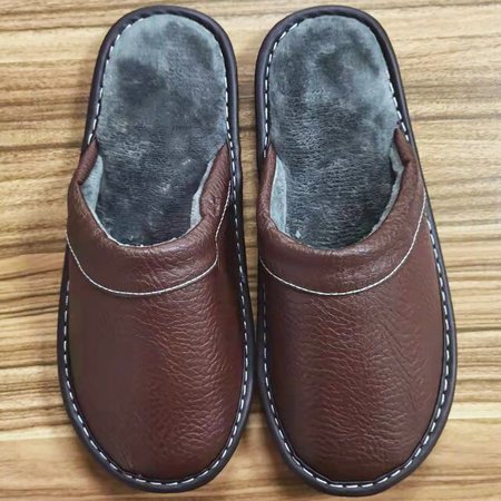 

QWZNDZGR Concise Plush Slippers Men s Flip-flops Fur Mules Clogs Winter Indoor Slides Men Furry Home Slippers Male Warm Leather Slippers