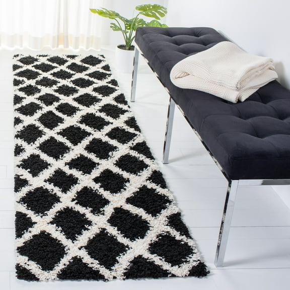 SAFAVIEH Dallas Jerrie Geometric Shag Runner Rug, Black/Ivory, 2'3" x 8'