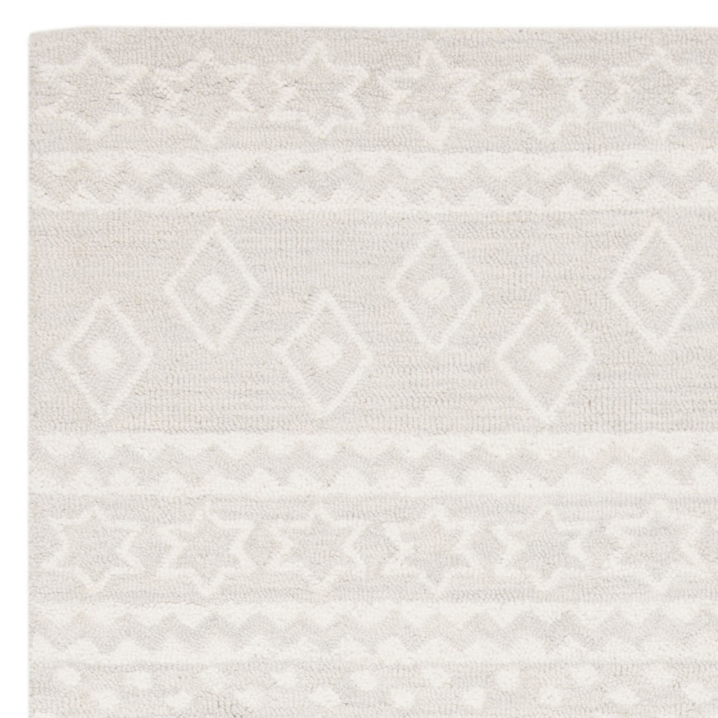 SAFAVIEH Micro-Loop Regis Geometric Aztec Wool Area Rug, Ivory/Grey, 5' x 8'