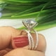 thumbnail image 5 of Anillo de mujer con cruz de circonita de cuatro garras clásico europeo y americano, anillo romántico para el día de San Valentín, 5 of 5