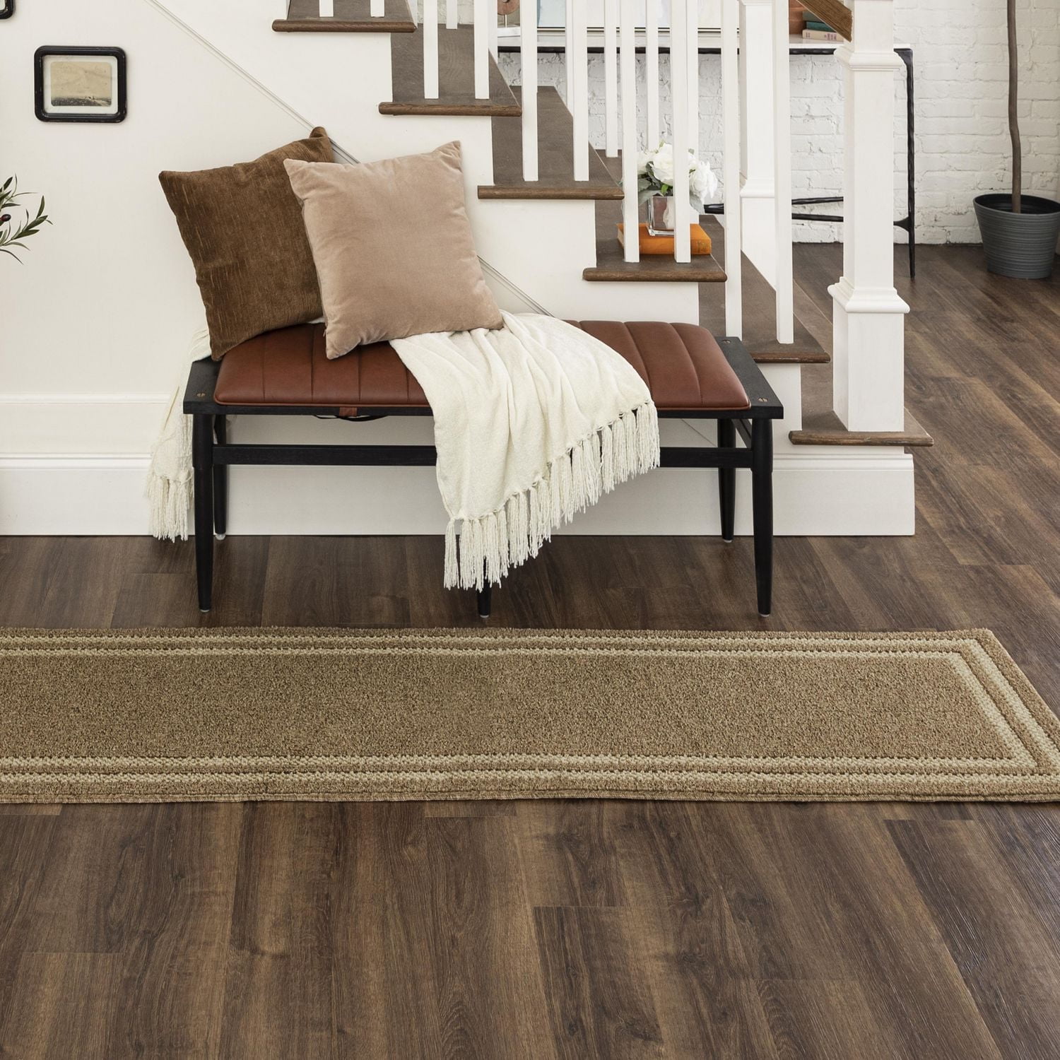 Mohawk Home Hall Border Near Black/Tan Tufted Polyester Area Rug